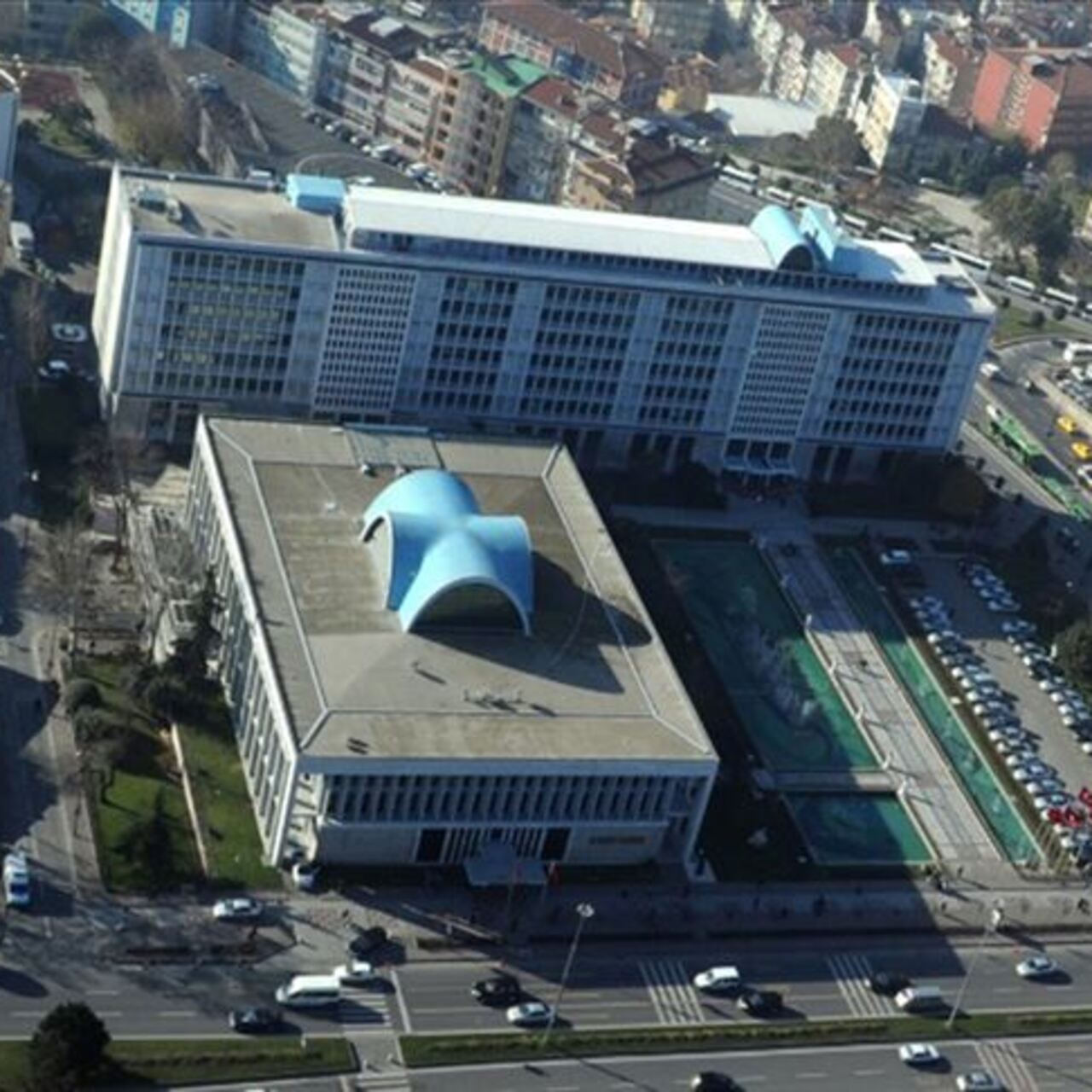 Baba İmamoğlu’na 4 daire devredildi iddiası