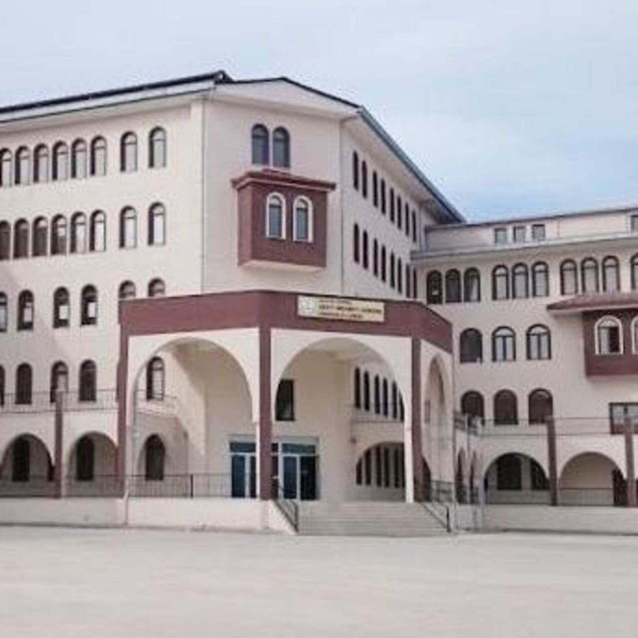 Okulda çiçek hastalığı alarmı: Eğitime ara verildi